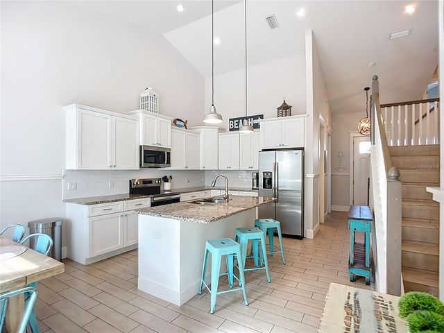 313 58TH STREET B, Holmes Beach, FL 34217