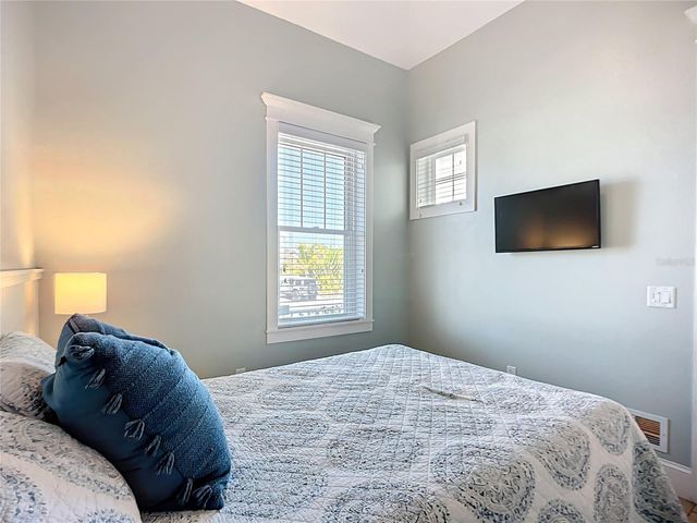 313 58TH STREET B, Holmes Beach, FL 34217