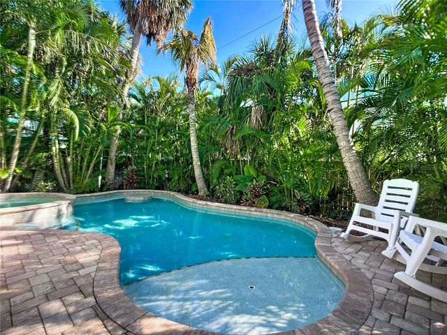 313 58TH STREET B, Holmes Beach, FL 34217