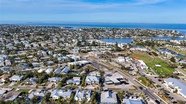 313 58TH STREET B, Holmes Beach, FL 34217