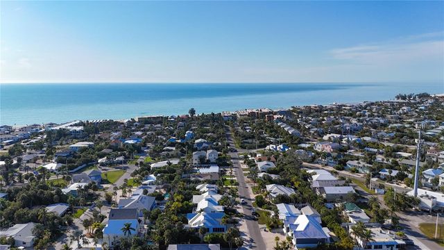 313 58TH STREET B, Holmes Beach, FL 34217