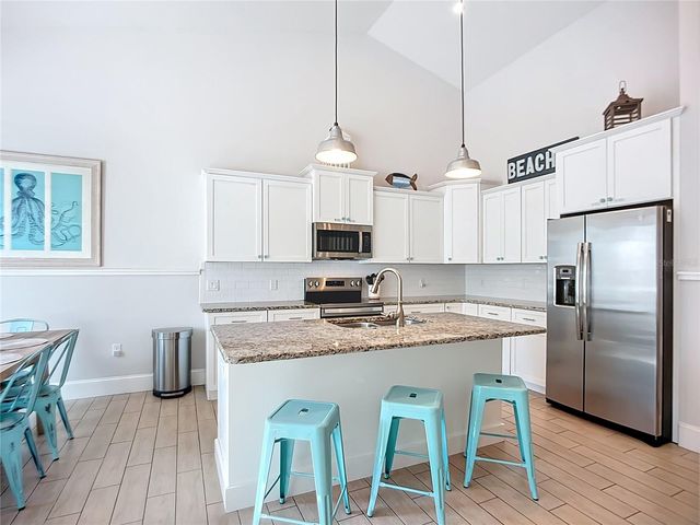 313 58TH STREET B, Holmes Beach, FL 34217