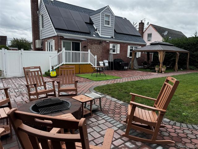 28 Bank Street, Valley Stream, NY 11580