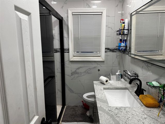28 Bank Street, Valley Stream, NY 11580