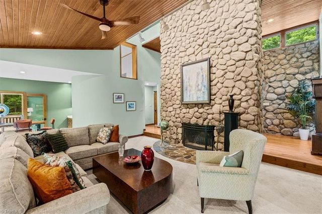 11 Culbreth Avenue, Thomasville, NC 27360