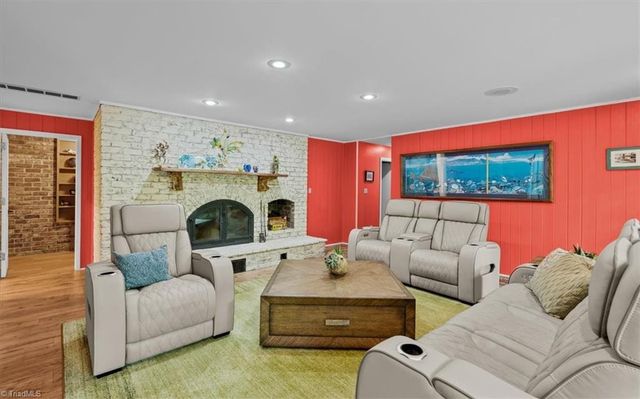 11 Culbreth Avenue, Thomasville, NC 27360