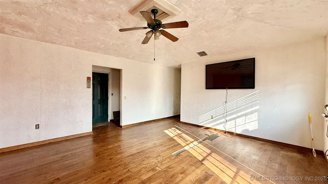 24722 W 49th Street S, Sand Springs, OK 74063