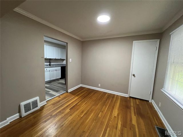 10436 Ewell Drive, St Louis, MO 63137