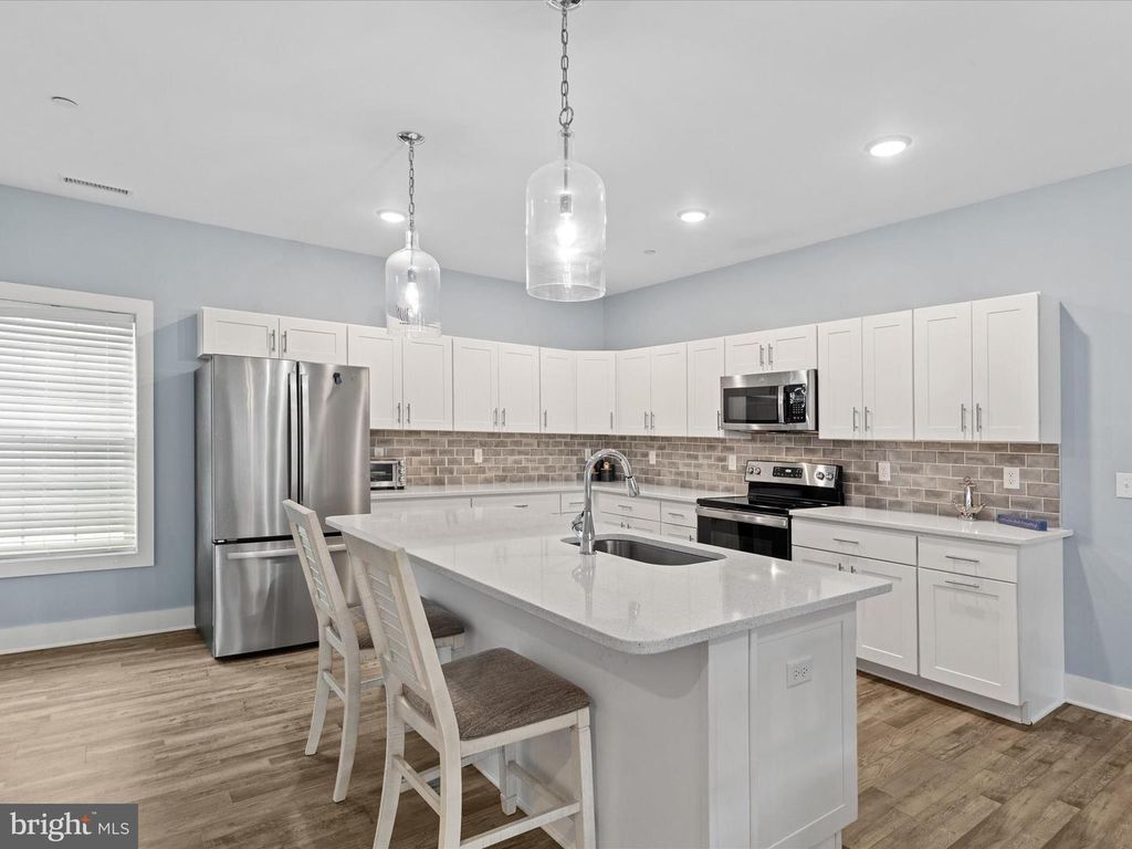 Image 10 of property listing at 212 25TH ST, Ocean City, MD 21842