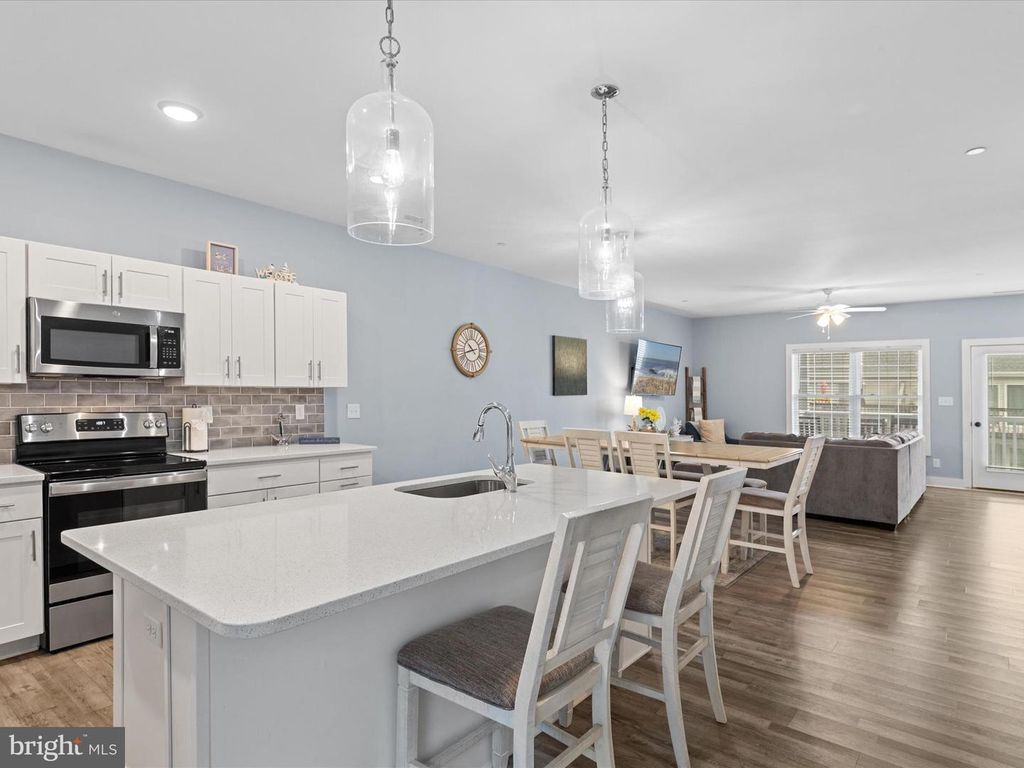 Image 13 of property listing at 212 25TH ST, Ocean City, MD 21842