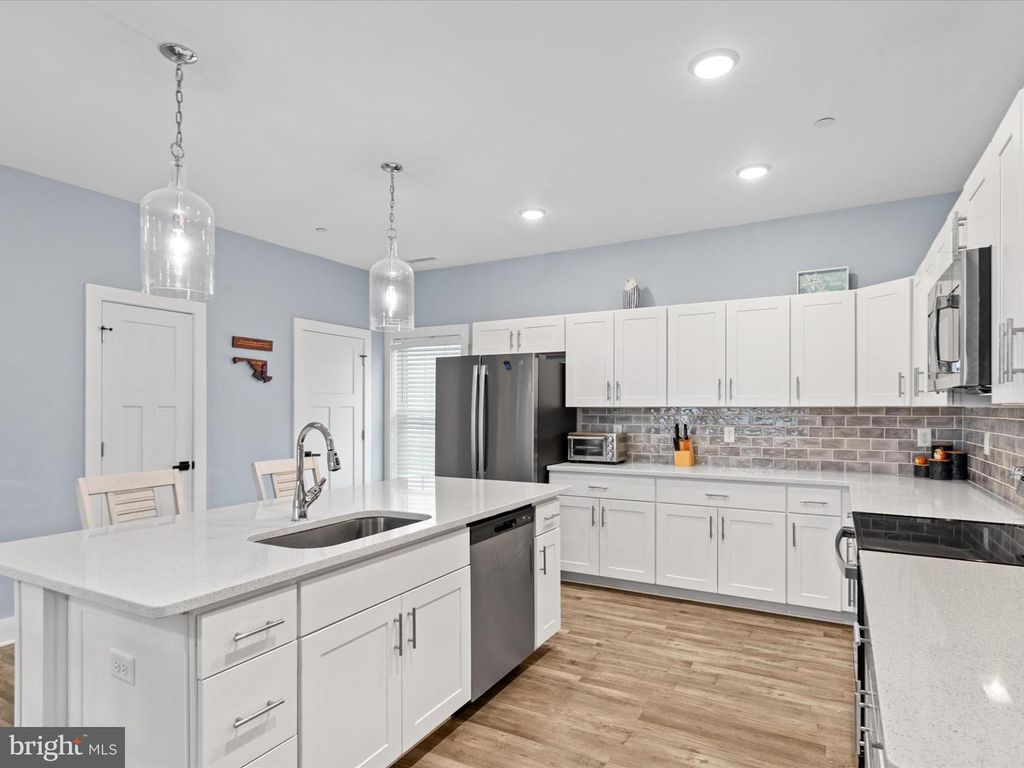 Image 15 of property listing at 212 25TH ST, Ocean City, MD 21842