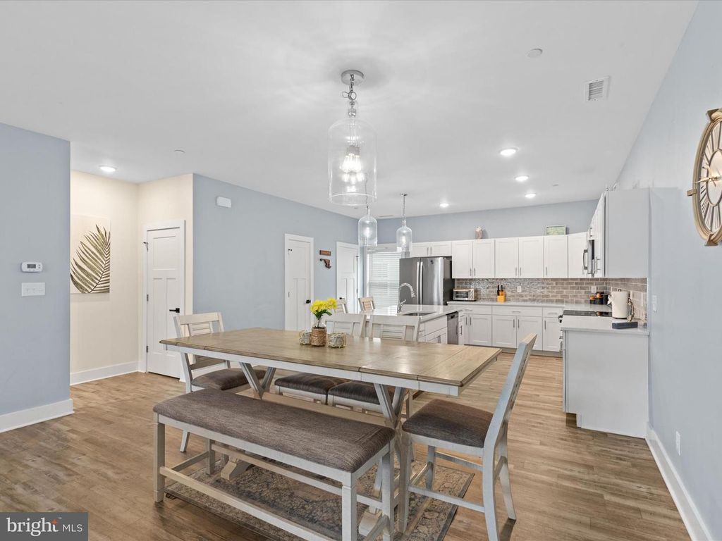 Image 20 of property listing at 212 25TH ST, Ocean City, MD 21842