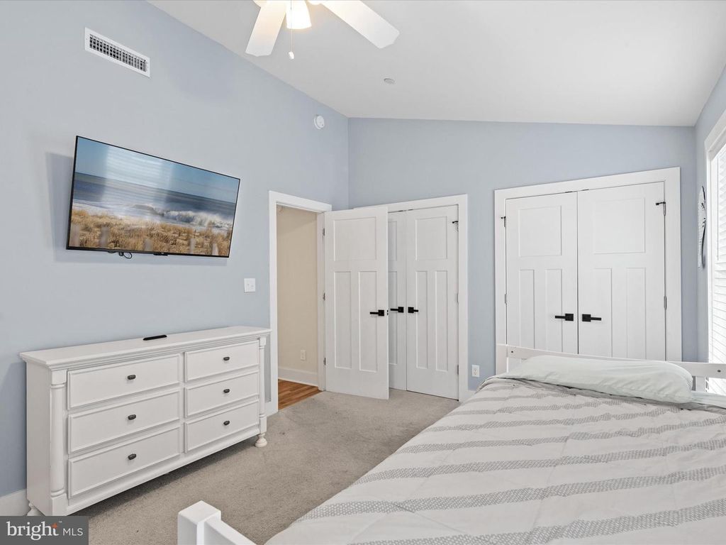 Image 38 of property listing at 212 25TH ST, Ocean City, MD 21842