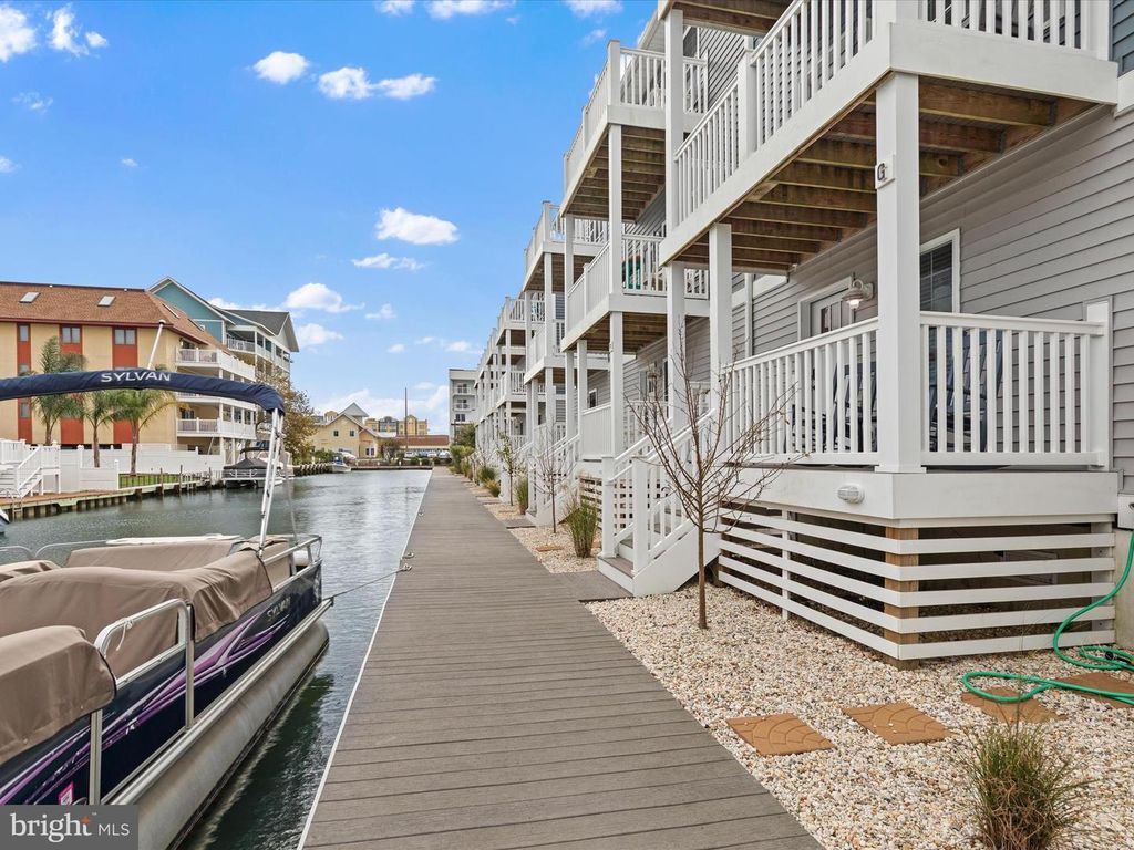 Image 7 of property listing at 212 25TH ST, Ocean City, MD 21842