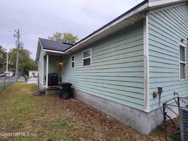 1972 W 20TH Street E 3-7, Jacksonville, FL 32209