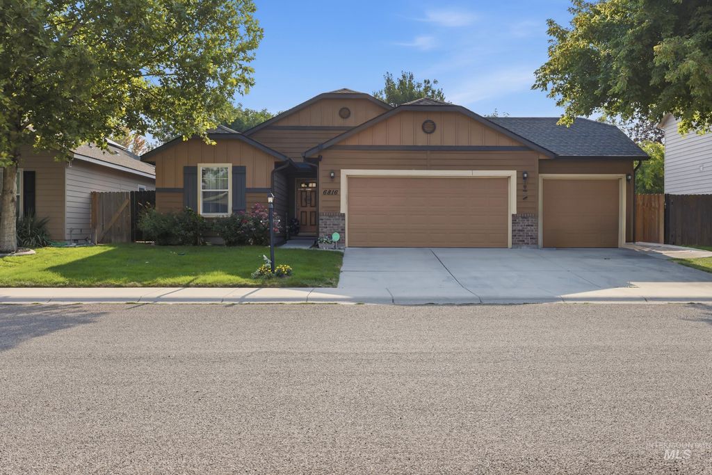 6816 S Mistyglen, Boise, ID 83709 photo 1
