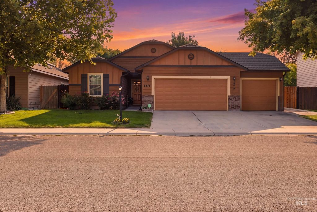 6816 S Mistyglen, Boise, ID 83709 photo 2