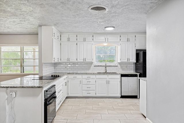 2120 Nottingham Boulevard, Fort Worth, TX 76112