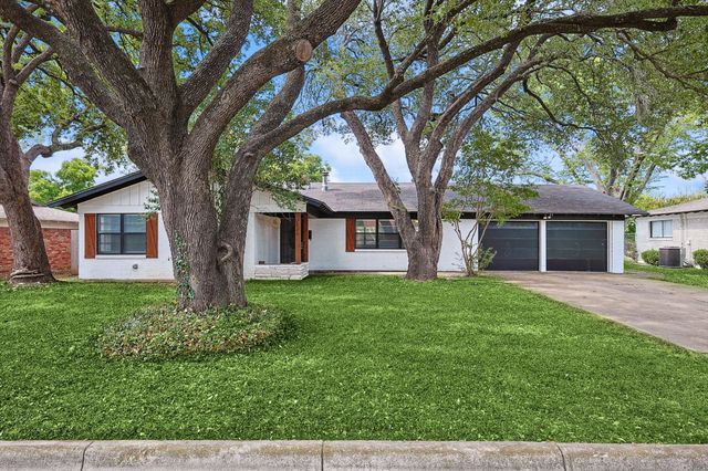 2120 Nottingham Boulevard, Fort Worth, TX 76112