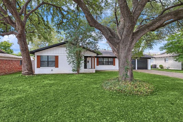 2120 Nottingham Boulevard, Fort Worth, TX 76112