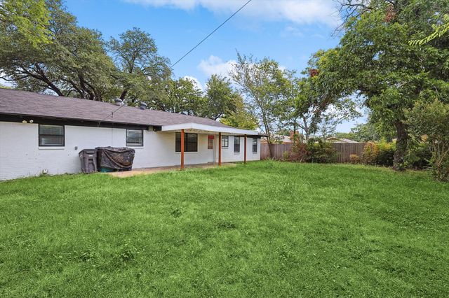 2120 Nottingham Boulevard, Fort Worth, TX 76112