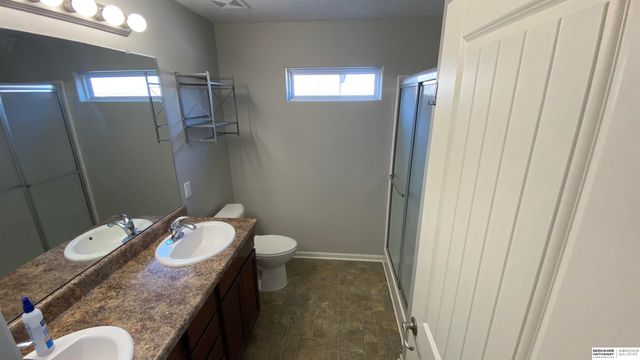 13911 Springview Drive, Bellevue, NE 68133