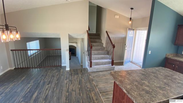 13911 Springview Drive, Bellevue, NE 68133
