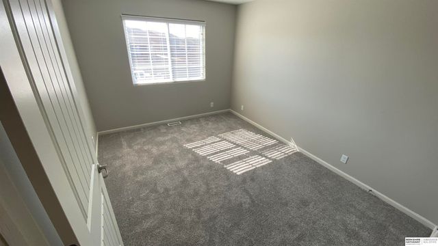 13911 Springview Drive, Bellevue, NE 68133