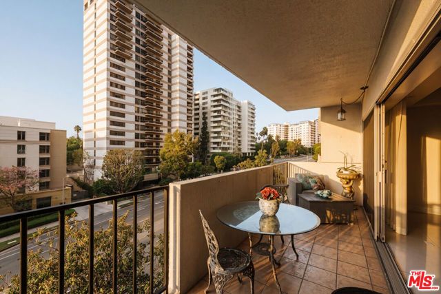 10450 Wilshire Boulevard 4J, Los Angeles, CA 90024