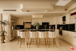10450 Wilshire Boulevard 4J, Los Angeles, CA 90024
