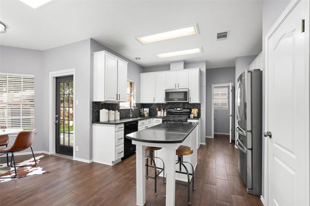 1333 Nightingale DR, Cedar Park, TX 78613