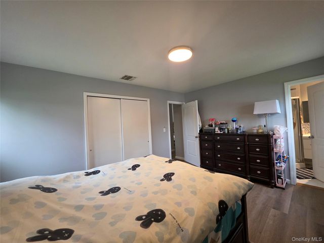 37 Jonquill Lane, Kings Park, NY 11754