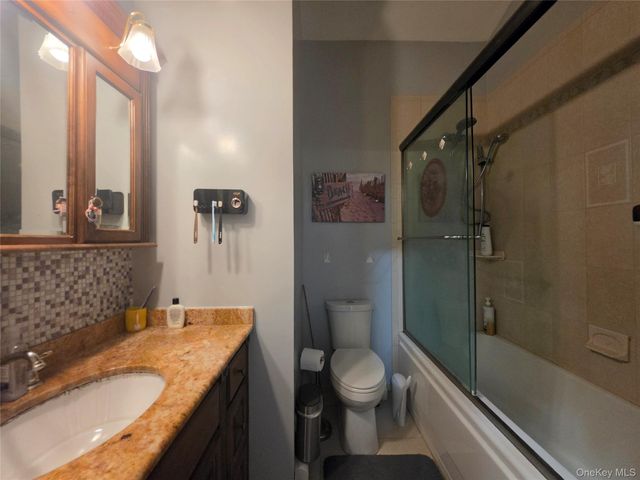 37 Jonquill Lane, Kings Park, NY 11754
