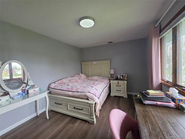 37 Jonquill Lane, Kings Park, NY 11754
