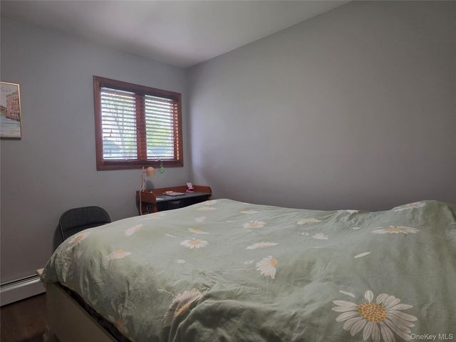 37 Jonquill Lane, Kings Park, NY 11754
