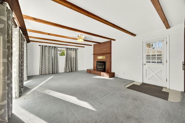 6 S Groveland Avenue, Medford, OR 97504