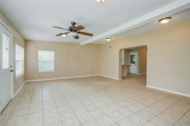 433 Southern Oaks Drive, Lake Jackson, TX 77566