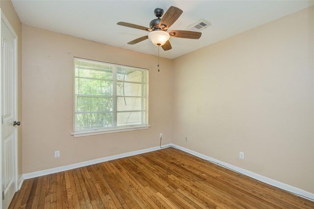 433 Southern Oaks Drive, Lake Jackson, TX 77566