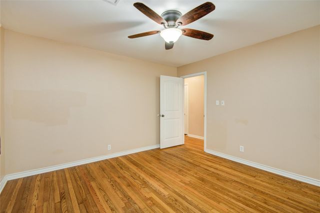 433 Southern Oaks Drive, Lake Jackson, TX 77566