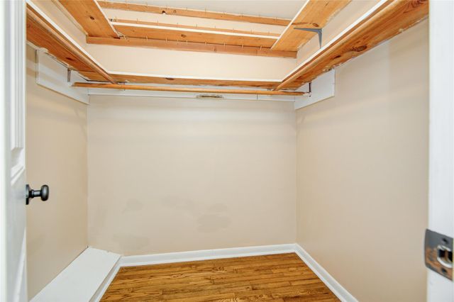 433 Southern Oaks Drive, Lake Jackson, TX 77566