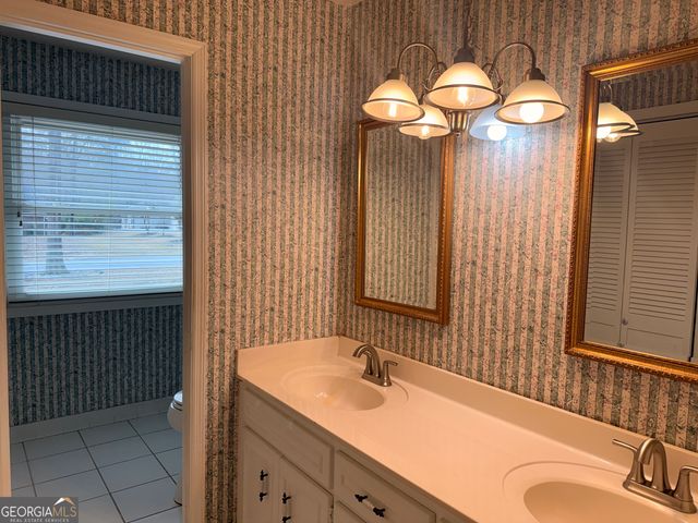 621 Golf View Drive, Peachtree City, GA 30269