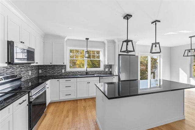 2 Teresa Ann Crossing, West Warwick, RI 02893