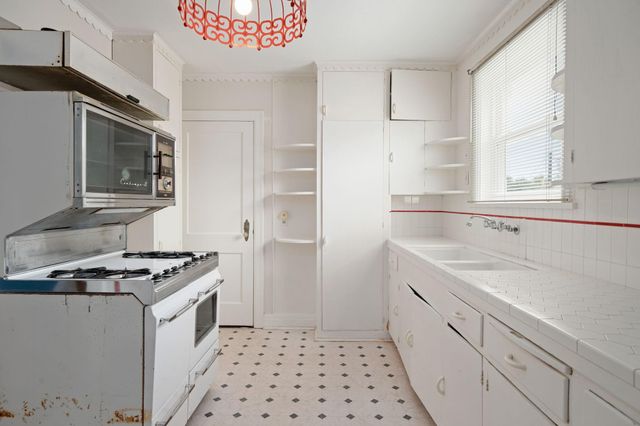 4309 Ursuline Street, Galveston, TX 77550