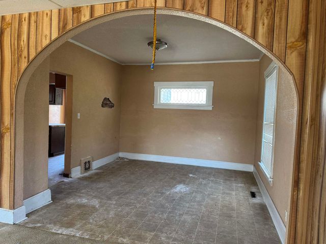 11 NW 2nd Street, Oelwein, IA 50662