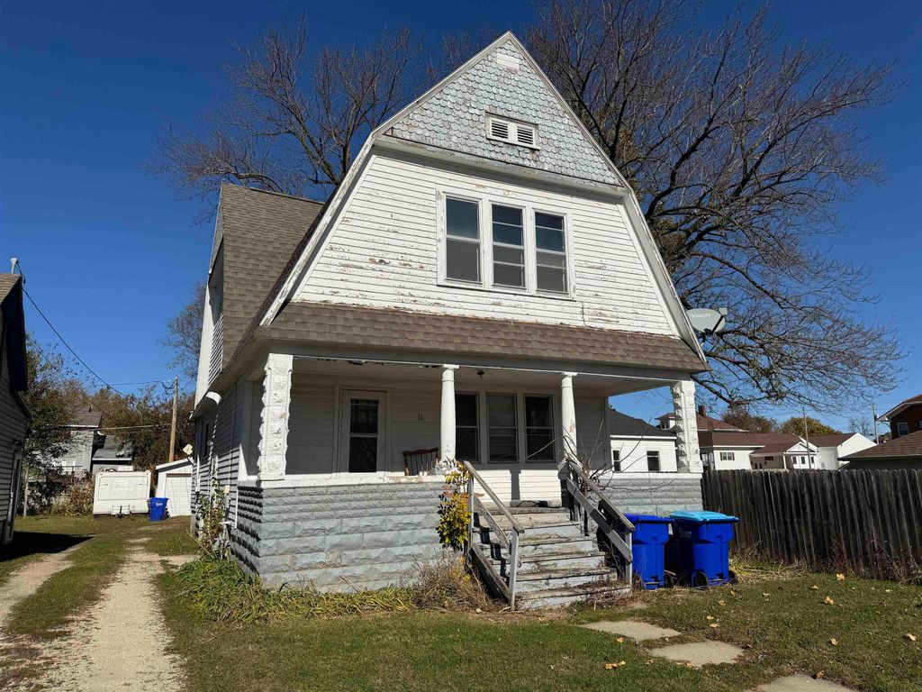 11 NW 2nd Street, Oelwein, IA 50662