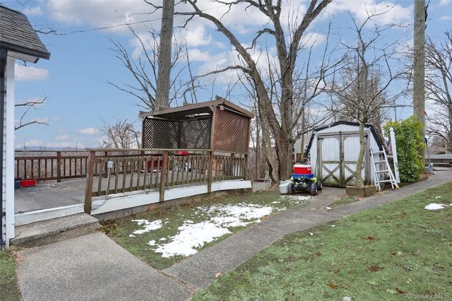 30 Lindbergh Lane, New City, NY 10956