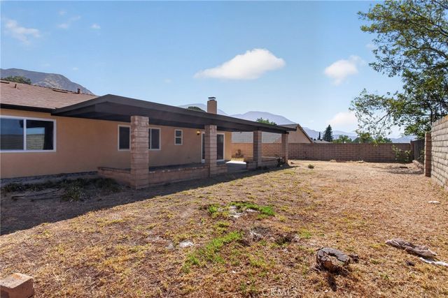 13877 Shablow Avenue, Sylmar, CA 91342