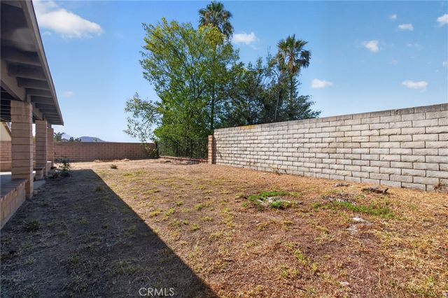 13877 Shablow Avenue, Sylmar, CA 91342