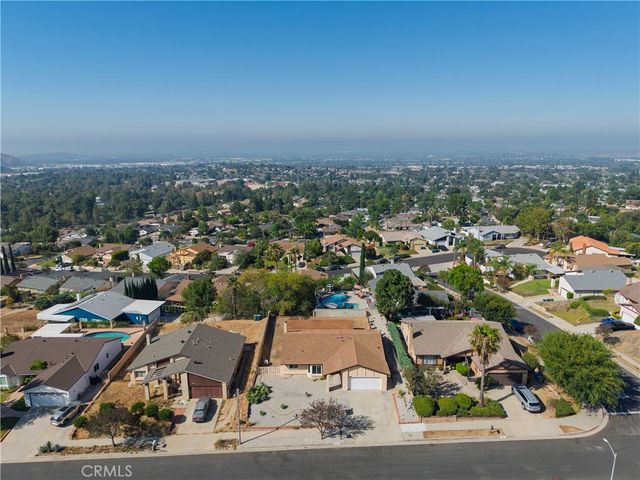 13877 Shablow Avenue, Sylmar, CA 91342