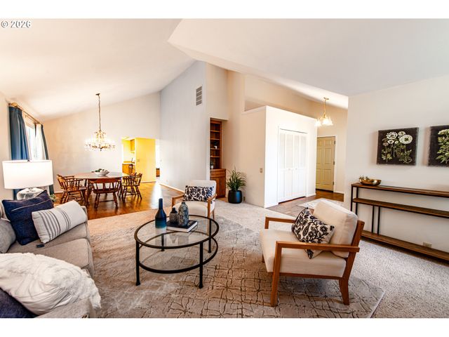 1810 HAPPY Ln, Eugene, OR 97401